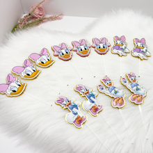 Cargar imagen en el visor de la galería, Daisy Duck cupcake toppers. 12 great quality layered cupcake toppers for a 3D look.