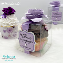 Cargar imagen en el visor de la galería, 3x3 Inches Personalized Flower Clear Party Favor Box For Weddings, Quinceanera, Sweet Sixteen Gifts