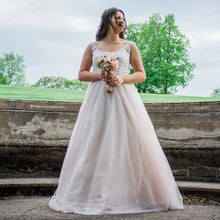 Load image into Gallery viewer, Sola Wood Flowers Bouquet, Quinceanera Bouquet, Ramo De Novia