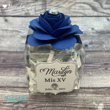 Cargar imagen en el visor de la galería, Elegant Rose on Acetate Box Party Favors, Wedding Favor, Quinceañera Favors – Perfect for Any Occasion