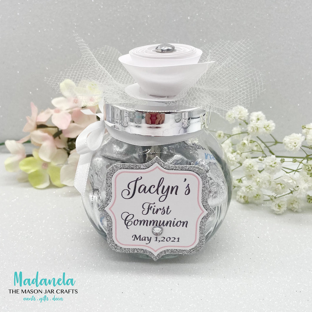 5oz. glass jar with lids, decorated with paper flower, party favor white