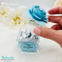 Cargar imagen en el visor de la galería, Cube Wedding Party Favor, Quinceanera Favor, Sweet Sixteen Favor With Flower