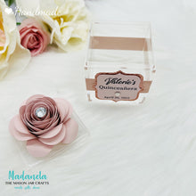 Load image into Gallery viewer, Cube Wedding Party Favor, Quinceanera Favor, Sweet Sixteen Favor With Flower
